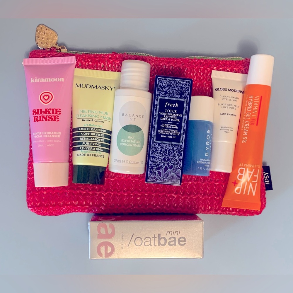 🌟8 Piece skincare bundle🌟